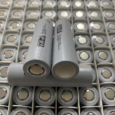 3.7V स्टैंडर्ड सिलेंडरिक लिथियम आयन सेल 3200mAh बड़ी क्षमता 18650 लिथियम बैटरी