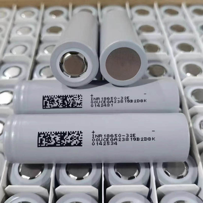 INR18650-32E 3200mAh 18650 बैटरी 10A 1000 चक्र 3.7V बेलनाकार लिथियम आयन 18650 बैटरी